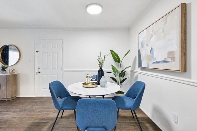 Building Photo - Vetra Quail Hollow