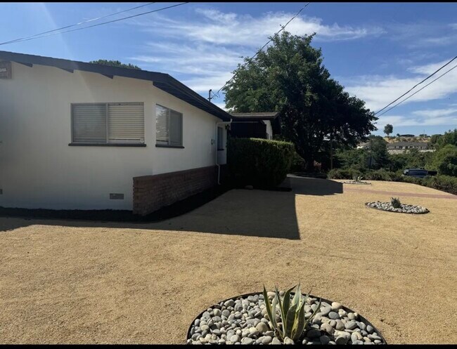 Foto del edificio - 120 Glencrest Ln