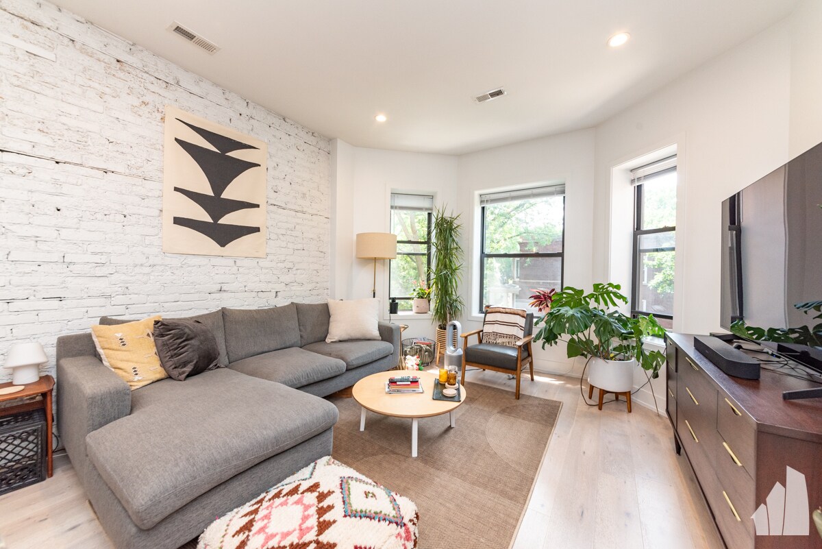 1340 W Bryn Mawr Ave Unit 2F, Chicago, IL 60660 Condo for Rent in