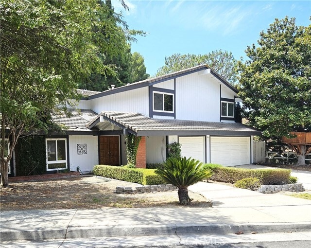 Building Photo - 289 S Solomon Dr