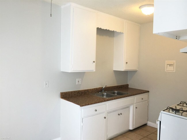Building Photo - 8831 Rosecrans Ave
