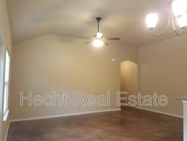 Building Photo - 211 Joanne Cv