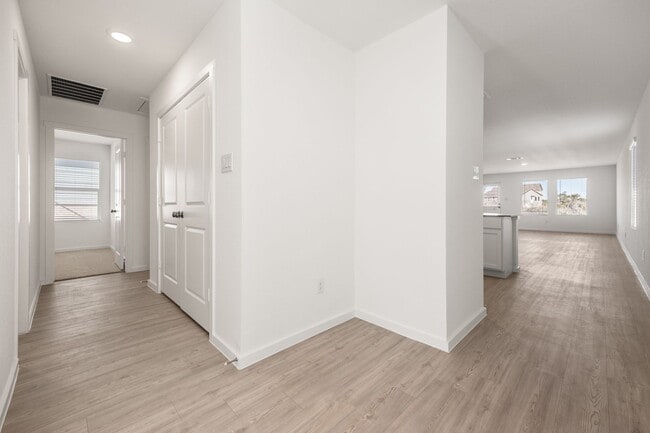 Building Photo - Brand New with Tons of Neighborhood Amenit...