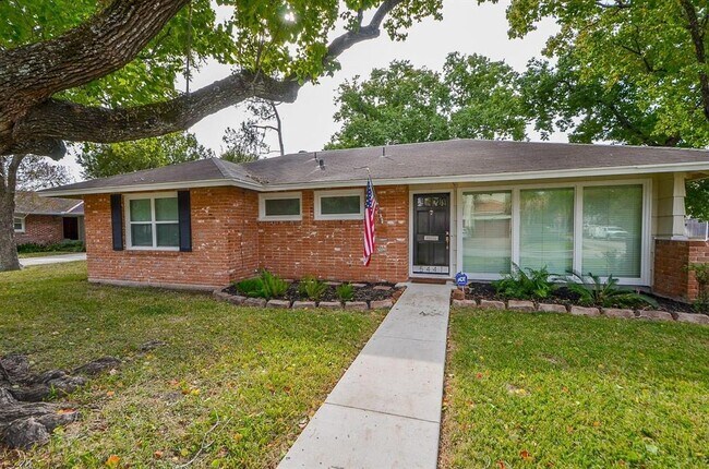 Foto del edificio - 5441 Schumacher Ln