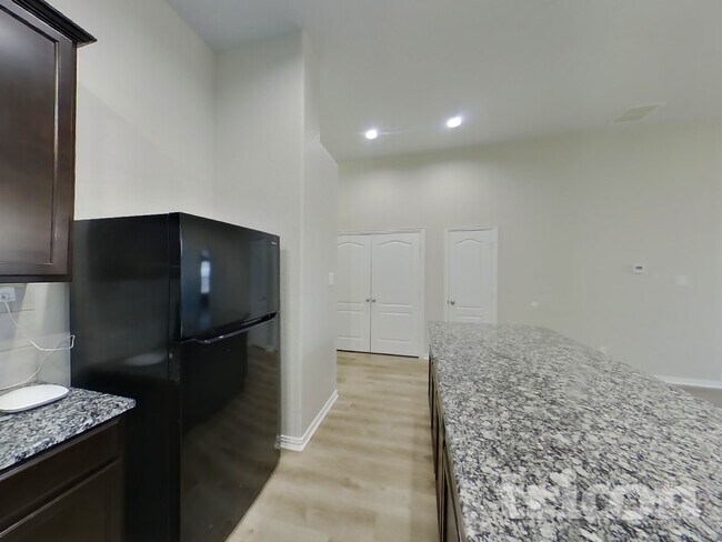 Foto del edificio - 7950 Headwaters Trail