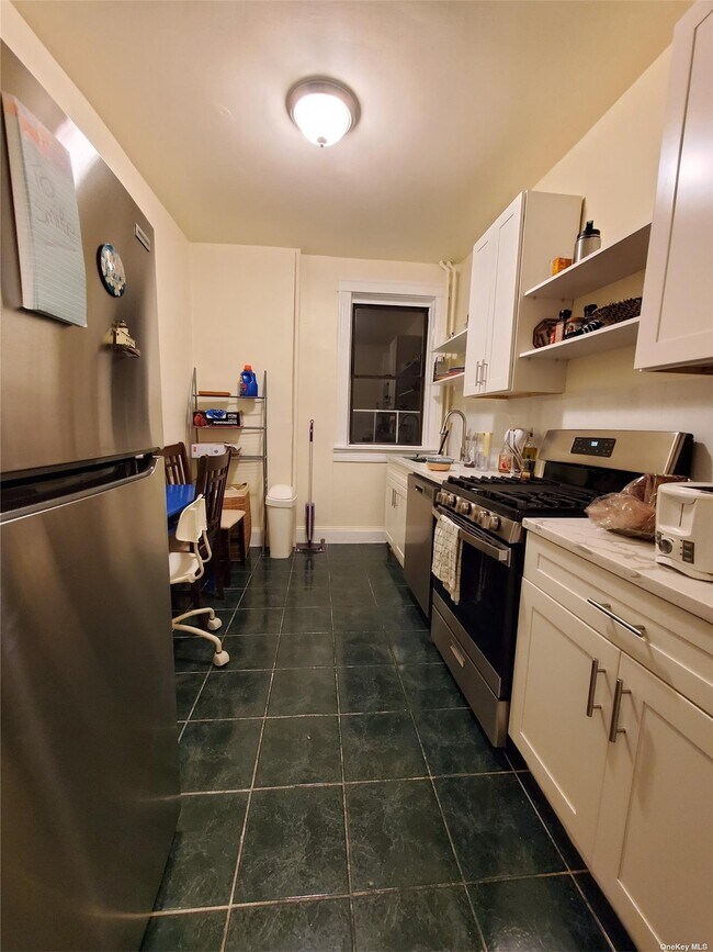 Foto del edificio - 30-04-3047 47th St