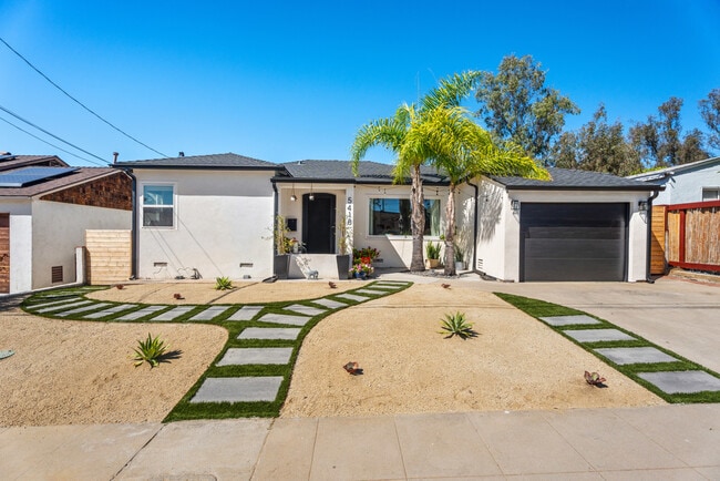 Building Photo - 5418 Siesta Dr