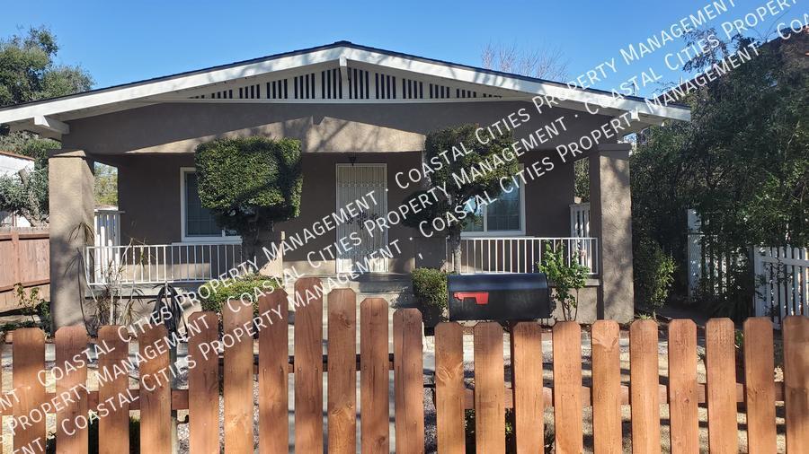 Primary Photo - 1041 E Washington Blvd