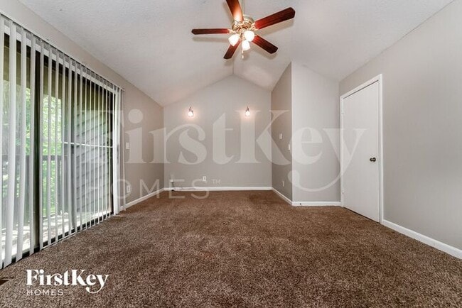 Foto del edificio - 5309 Golfcrest Cir