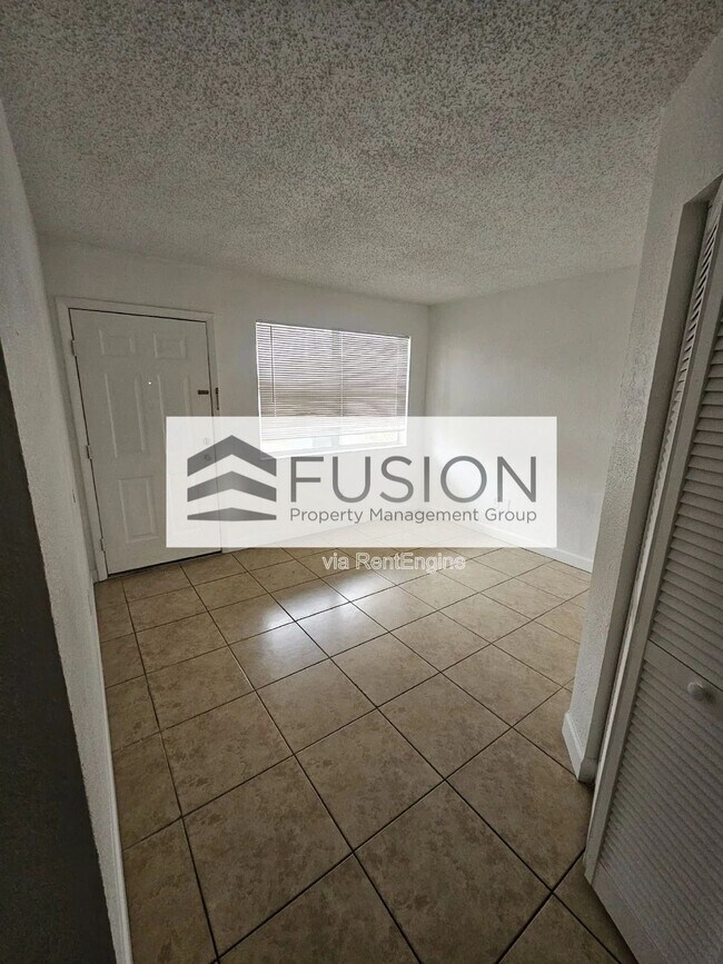 Foto del edificio - 400 NW 65th Ave