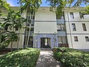 Building Photo - 235 Antilla Ave