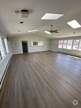 Building Photo - 477 Sedgewick Ave