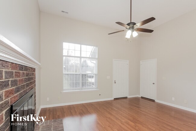Building Photo - 6202 Suntrace Way