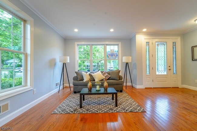 Building Photo - 9 Spalding Dr