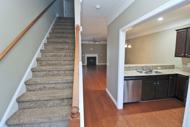 Foto del edificio - 2 Bedroom, 2.5 Bath Available in Hampton Forest!