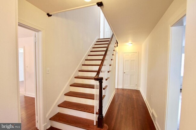 Building Photo - 104 Bayard Ave