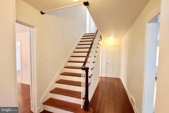 Building Photo - 104 Bayard Ave