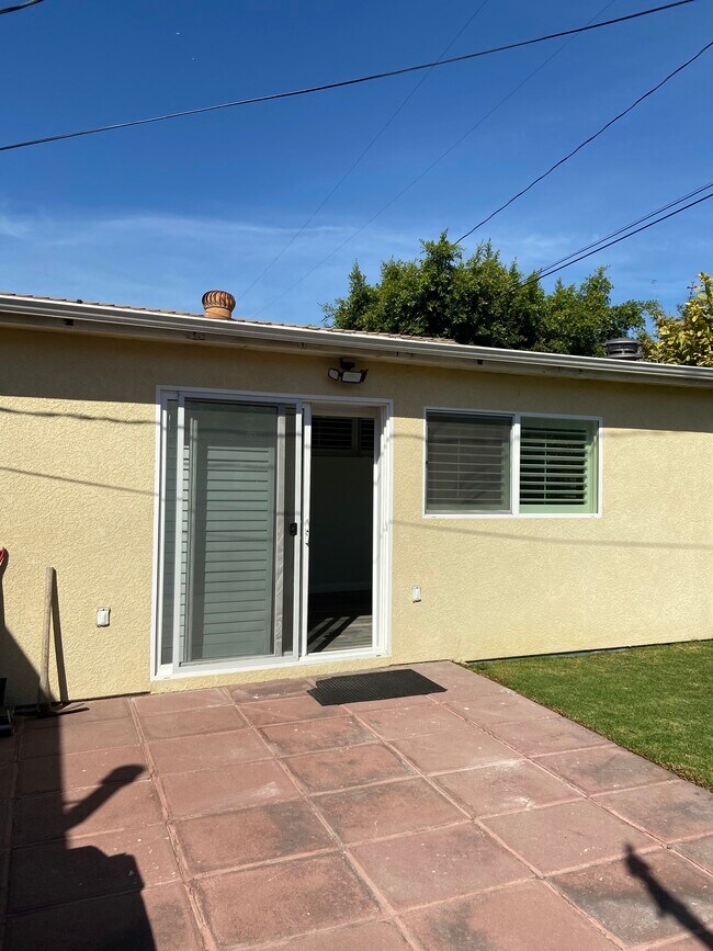 Main Entrance to unit - 5390 Etheldo Ave