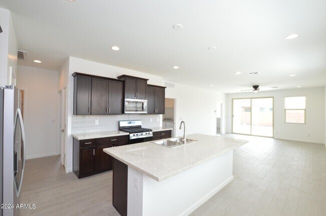 Building Photo - 2679 E Tolosa Dr