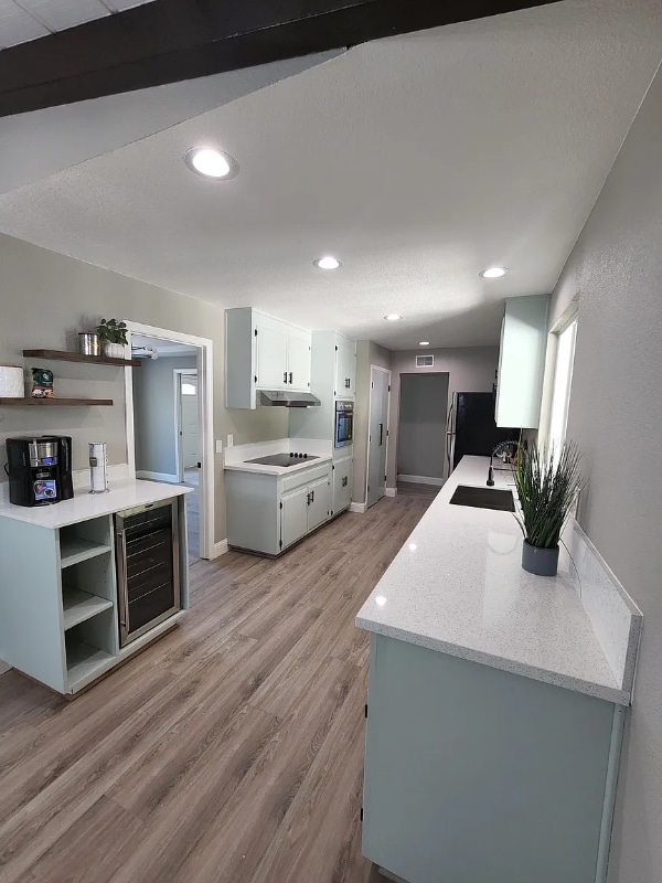 Building Photo - 440 Willamette Dr