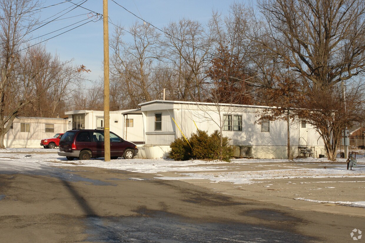 River Oaks Mobile Home Park Apartments - Louisville, KY | Apartments.com