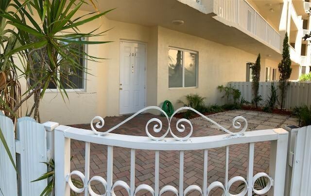 Foto del edificio - 3500 Oaks Clubhouse Dr