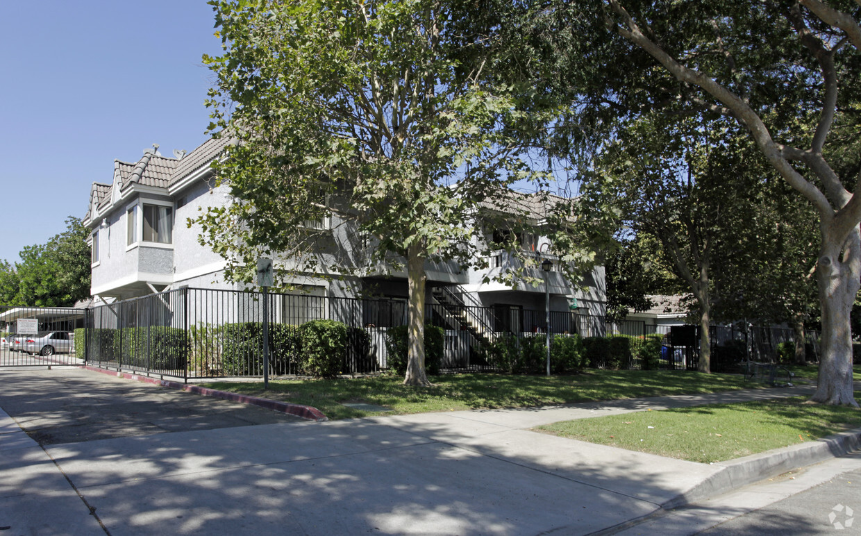 Primary Photo - Palm Garden Apartments