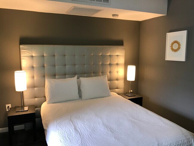 Bedroom - 560 Michigan Ave