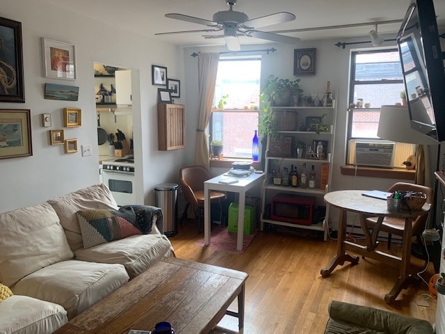 Building Photo - 13 Thacher St