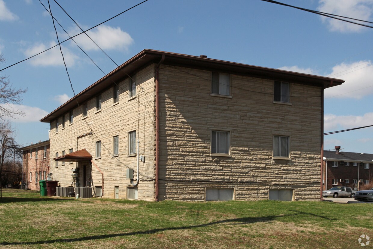 Foto del edificio - 1726 Bonnyville Blvd