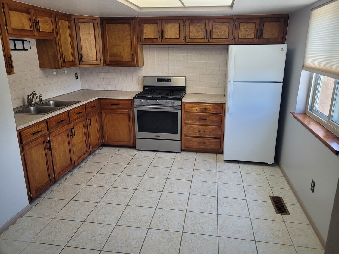 Primary Photo - 1319 Pacheco Ct