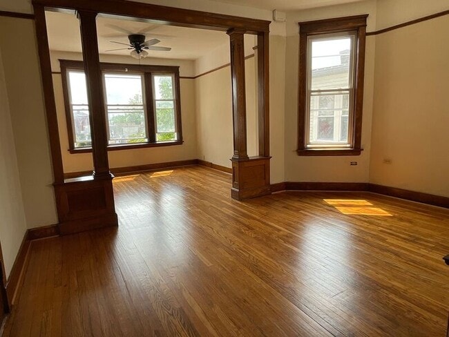 Building Photo - 1410 N St Louis Ave