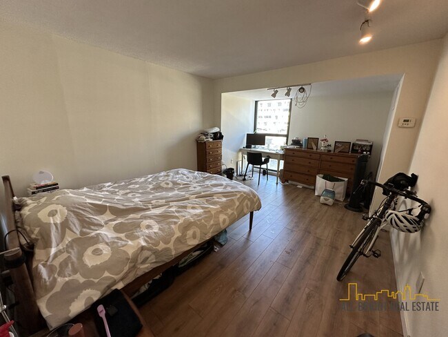 Building Photo - 471 Commonwealth Ave