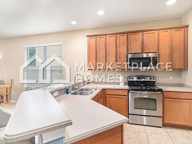 Foto del edificio - 8312 Deerland Bluff Ln