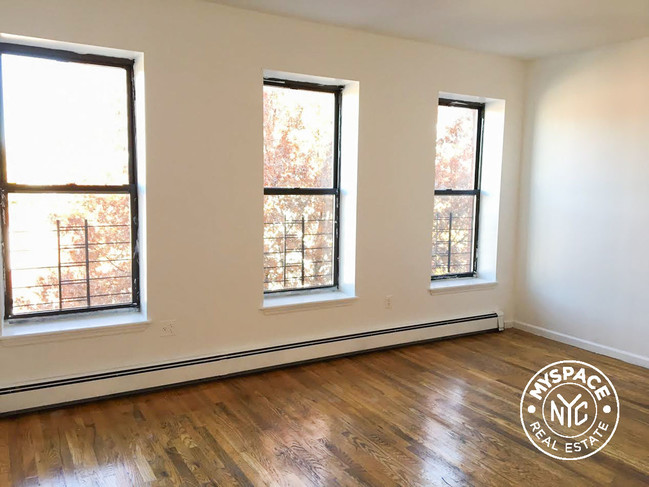 Foto del edificio - 718 Quincy St