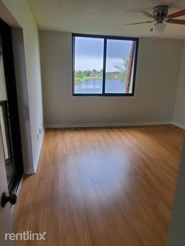 Foto del edificio - 2 br, 2.5 bath Townhome - 3911 Victoria Dr