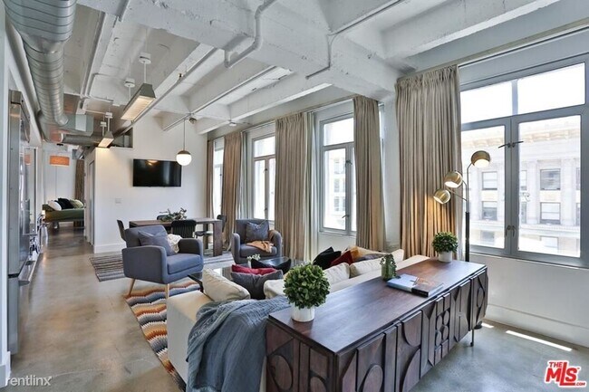 Foto del edificio - 1 br, 2 bath Condo - 6253 Hollywood Blvd A...