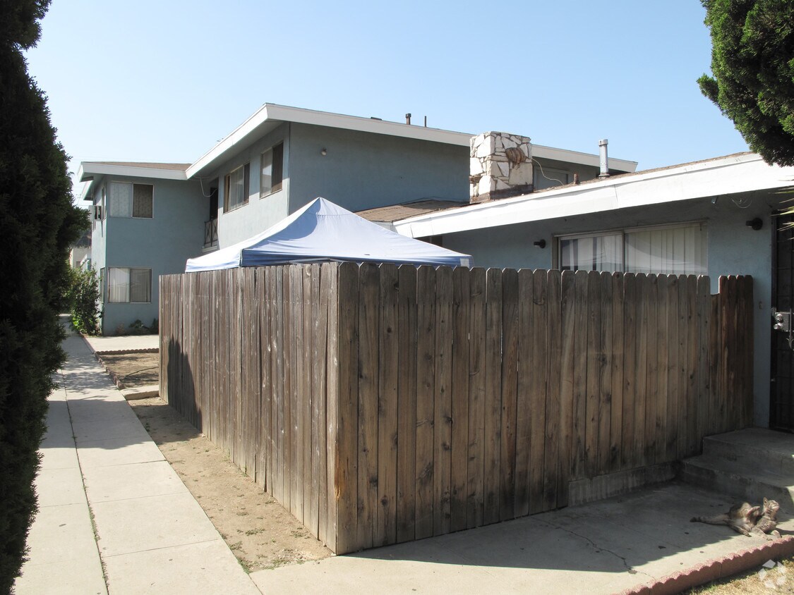 Building Photo - 2816 W Ramona Rd
