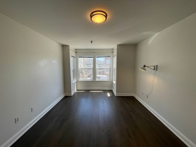 Building Photo - Outer Sunset 2BR Condo Across from Golden Gate Park | Bright Living, In Unit Laundry, & Parking S...