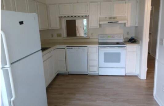 Building Photo - 907 Shelby Dr