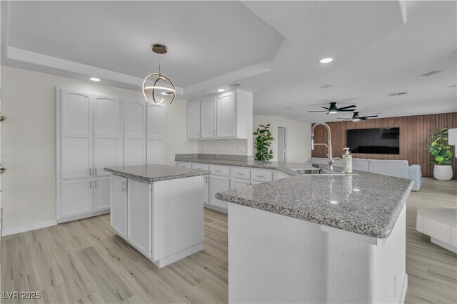 Foto del edificio - 3604 N Campbell Rd
