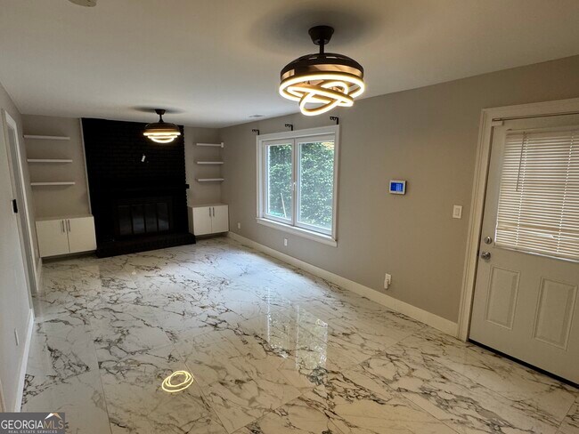 Foto del edificio - 4977 Rockbridge Rd SW