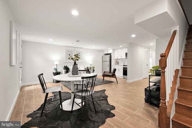 Building Photo - 135 Varnum St NW