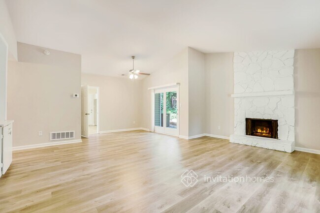 Building Photo - 2085 Tree Top Bend