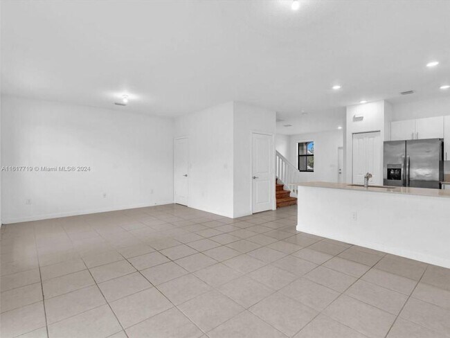 Foto del edificio - 4 bedroom in Miami Gardens FL 33169