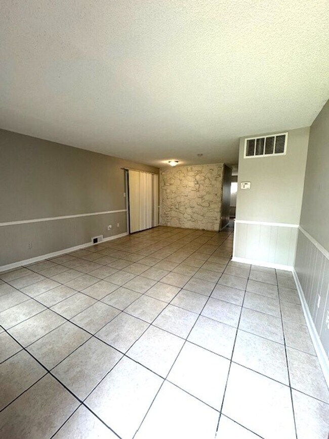 Foto del edificio - Beautifully Renovated Townhome in Whitehav...