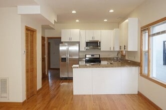 Building Photo - 2847 N Rockwell St