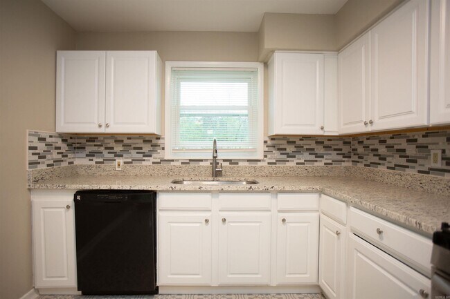 Foto del edificio - 2310 Blackwood Rd