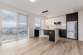 Building Photo - 5 York Garden Wy