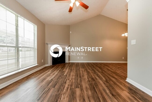 Foto del edificio - 3 Bedroom Pet-Friendly Home in Riverdale, GA with Main Street Renewal